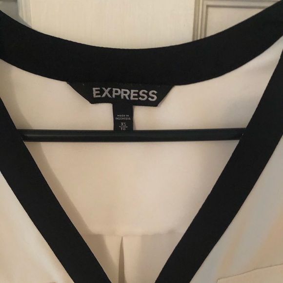 Express convertible sleeve blouse - Picture 2 of 2